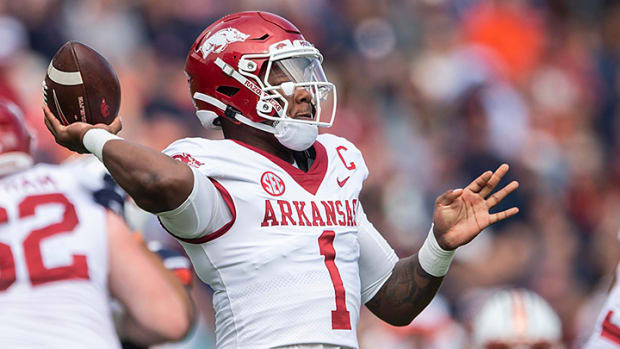 Arkansas Razorbacks quarterback KJ Jefferson throws the ball against the Auburn Tigers at Jordan-Hare Stadium in Auburn, Ala., on Saturday, Oct. 29, 2022.